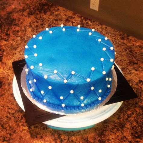To get the hang of the technique, practice piping waves on waxed paper before taking your tip to the cake. Blue single layer cake (With images) | Baking cakes decoration, Cake, No bake cake