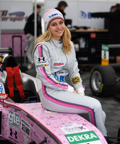 According to our records, she has no children. Sophia Floersch mira a la F3 tras un test con VAR • MomentoGP