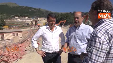 .zingaretti a rai radio1 rispondendo a chi gli chiede di commentare la scelta di renzi di lasciare i chigi, ma si cambia strada per strada facendo battaglie politiche e culturali» ha proseguito zingaretti. Renzi e Zingaretti ad Amatrice - YouTube