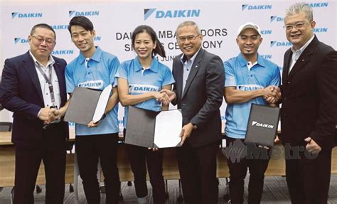 Annual and medical leave entitlement, car and housing subsidy, dental benefits, insurance coverage Optimis kekal kedudukan | Harian Metro