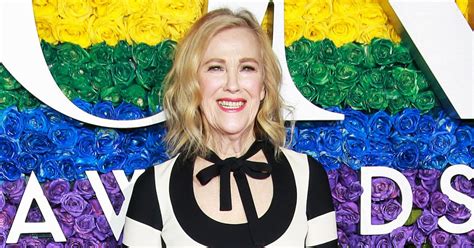 It was showtime for catherine o'hara on the tony awards red carpet sunday night. Tony Awards 2019: Catherine O'Hara Wears 'Beetlejuice' Dress