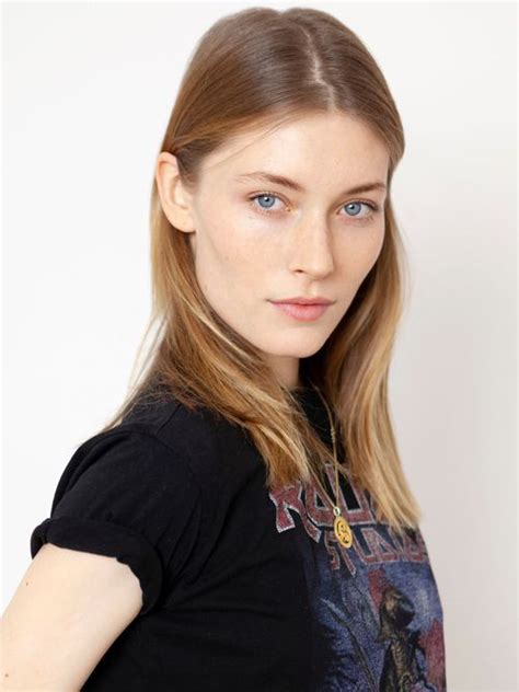 Caroline Lossberg Model Detail By Year
