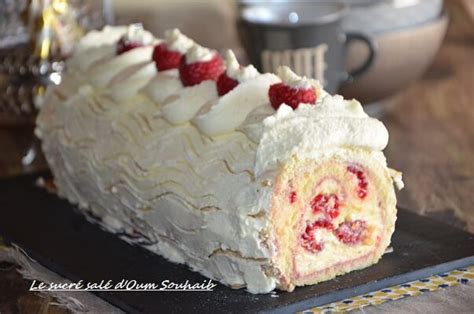 Bûche à la crème pâtissière vanille et framboises