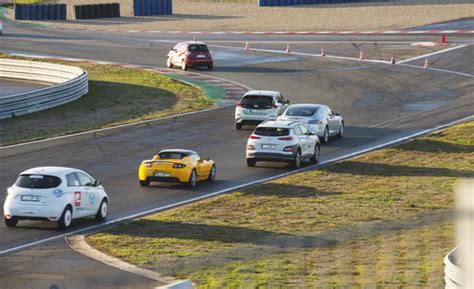 On october 23, 2020, diamondpeak closed a merger transaction, with lordstown continuing as the successor entity. Überraschungssieger beim 24-Stunden-Rennen für E-Autos ...