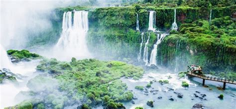 Brazilië » de balans tegen argentinië. De grootste verzameling watervallen ter wereld; de Iguazu ...