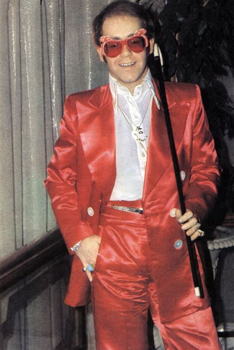 Visit www.eltonjohn.com for a wealth of elton john news, tour tickets, history, and information. 30 Amazing Color Photographs of a Young Elton John in the ...
