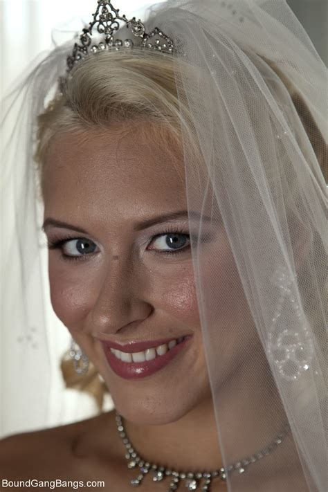 Blonde Bride Katie Summers Doffs Her Wedding Dress Poses Topless In Lingerie Pornpics
