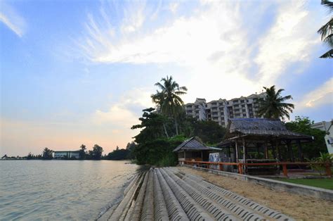 Overview reviews amenities & policies. cute PANDA: Semalam di Shah's Beach Resort, Melaka