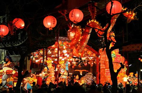 Singaporeans celebrate lunar new year as one of the most auspicious holidays of the year, as well. New Year in Japan - Yuu