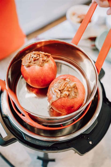 You only need five ingredients and 30 minutes. Instant Pot Baked Apples - The Tasty Travelers