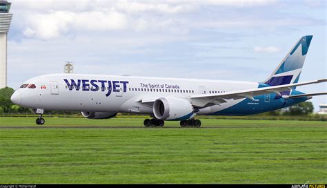 C-GURP - WestJet Airlines Boeing 787-9 Dreamliner at Dublin | Photo ID ...