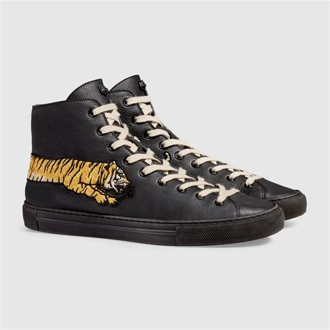Leather High Top With Tiger Gucci Mens Sneakers 449991bxo001000