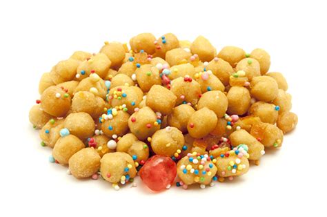 Cute little balls of fried dough are coated in sweet honey and topped with your. Ricetta degli Struffoli: l'originale