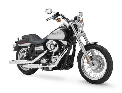 It's like a company within a company 2012 cvo: 2012 Harley-Davidson FXDC Dyna Super Glide Custom Review