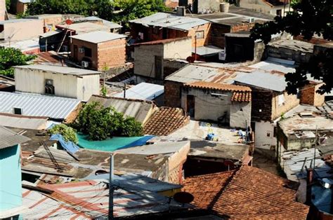 Chacarita la chacarita, nombre con que se conoce al asentamiento informal del barrio ricardo brugada de asunción, paraguay. Relevan datos para mejoramiento de la Chacarita ...