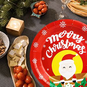 Amazon Com Puevenyi Pcs Christmas Party Paper Plates Disposable Inch Red Christmas Party