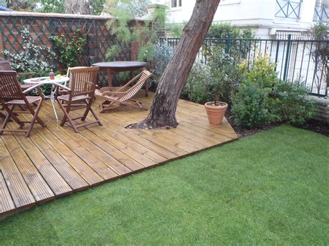 Aménagez un jardin facile d'entretien à votre image où vous pourrez vous y détendre. amenagement jardin terrasse en bois