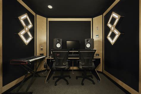 Recording studios | Music studios for production | PIRATE