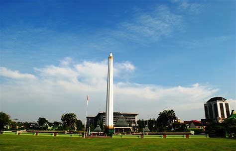 Wisata Sejarah Di Monumen Tugu Pahlawan Di Surabaya Jawa Timur