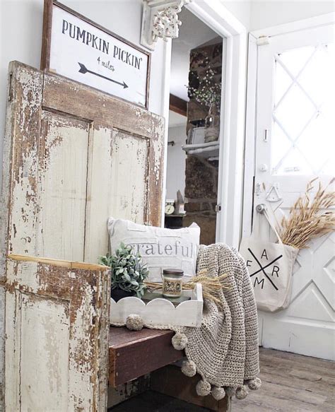 20 Farmhouse Fall Decor Ideas That Look So Warm And Welcoming