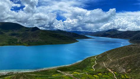 Yamdrok Lake One Of The Three Sacred Lakes In Tibet Cgtn