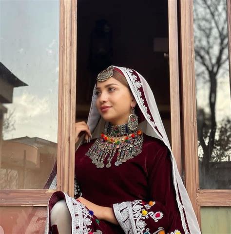 Pin By Ab Baktash On Afghan Dresses Afghan Fashion Persian Fashion