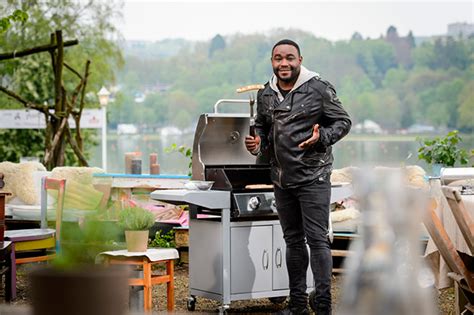 Müller ist der sohn ghanaischer eltern. Nelson Müller: Großer Grill-Test im ZDF | Grillen und Chillen