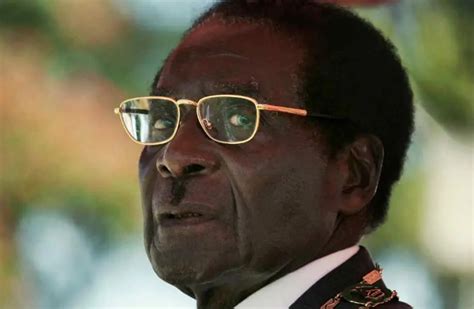 mugabe renunció a la presidencia de zimbabue tras 37 años en el poder