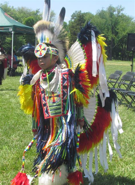 Powwow Dances And Regalia Indian Youth