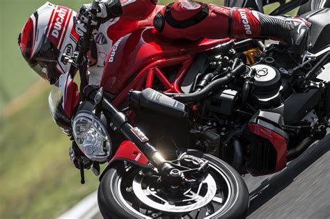 Share your riding experience about ducati monster 1200. 2016 Ducati Monster 1200 R Mega Gallery - Asphalt & Rubber