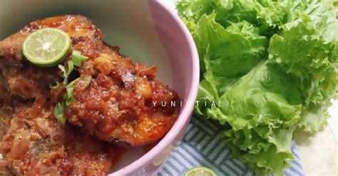 Sambal bajak merupakan salah satu sambal yang cocok dijadikan teman nasi dan ayam goreng. 89 resep ikan sambal merah enak dan sederhana - Cookpad