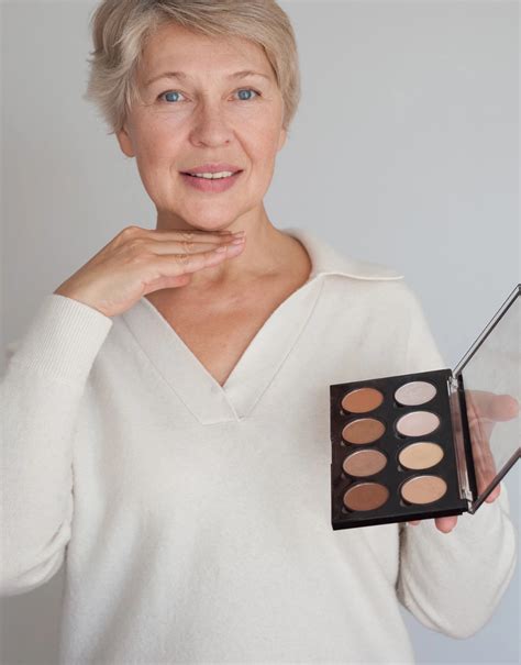 Eye Makeup Tips For Women Over 60 Primecausemetics Primecausemetics