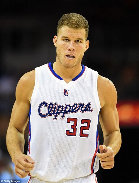 Blake griffin stands at 6'10'' with shoes and has a wingspan of 6'11.25''. Blake Griffin 2018: Haircut, Beard, Eyes, Weight ...