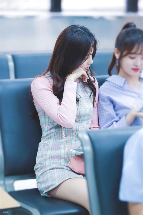 Liki`ng On Twitter 180413 김포공항 Fromis 9 프로미스나인 이나경 나꼬 To Heart 게임을하면이겨야지 Realfromis 9