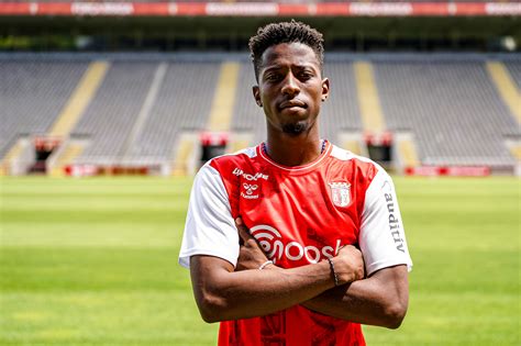 Simon Banza assina pelo SC Braga - Sporting Clube de Braga