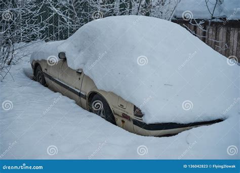 Car Buried In Snow Stock Image Image Of Alaskan Frozen 136042823