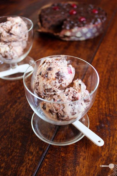 Christmas desserts to end your festive feasting on a high. 15 Festive Winter Ice Creams | Christmas ice cream, Tasty ice cream, Christmas pudding ice cream