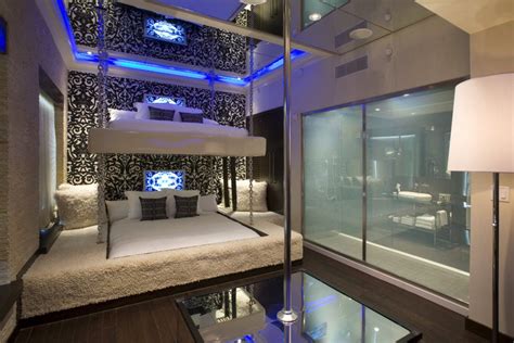 A type of pole that strippers use for dancing at a nightclub. 10 Hottest Hotel Showers for Two: Romance Photo Gallery by ...