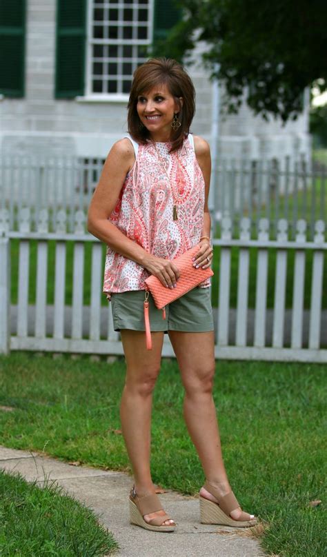 22 days of summer fashion old navy shorts cyndi spivey summer fashion casual summer outfits