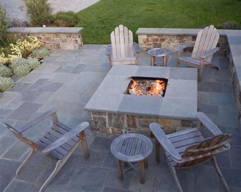 Turn your backyard into a cozy camp spot by making your own fire pit. Small Garden Patio Ideas A | Backyard fire, Outdoor ...