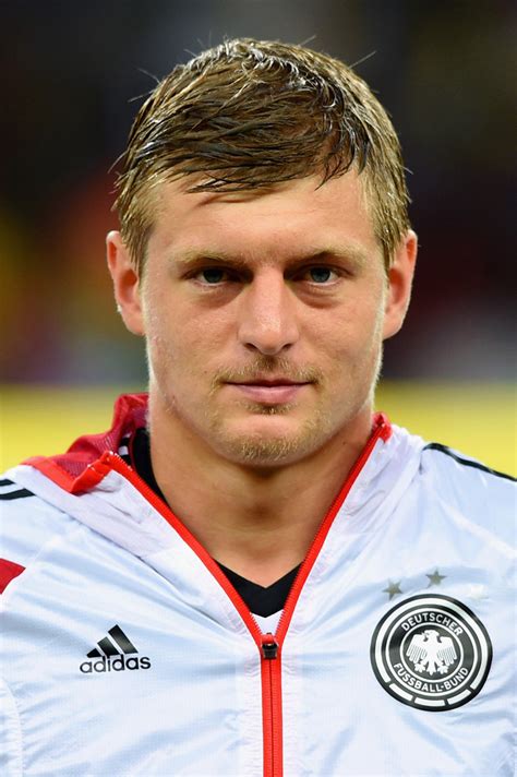 Most popular soccor player hairstyles and haircut.sergio best hairstyles and haircut 2021.men amazing and trendy hairstyles show in. Toni Kroos Photos Photos - Germany v Algeria - Zimbio