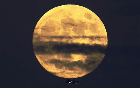 Fotos Lua De Sangue é Vista Durante Eclipse Lunar Total Fotos Em