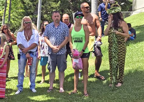 Signs dogs can live with cancer while there are many different signs that dogs can live with cancer, the biggest sign is that dogs do it all the time. Beth Chapman Funeral: See Photos From Her Hawaii Memorial ...
