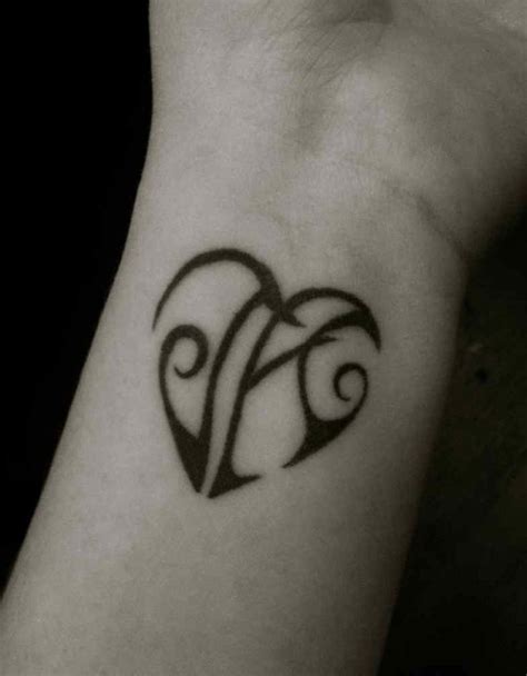 Instead of just having decorative body markings that mean nothing to you it. Grunge style #necklace #Bracelets #Fashion | Kids initial tattoos, Initial tattoo, Heart tattoo ...