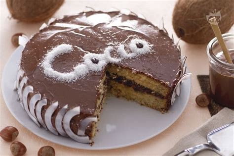 Per preparare la crema al mascarpone, versate in un pentolino l'acqua 1 e unite lo zucchero semolato 2 mescolate. giallo zafferano ricette dolci