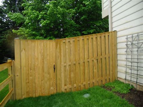Shadow Box Privacy Fence Fence Planning Fence Design Backyard Fences
