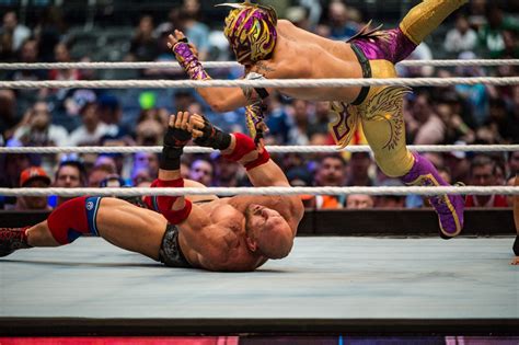 Slams Flips Pins And Babes Scenes From Wrestlemania 32 Dallas