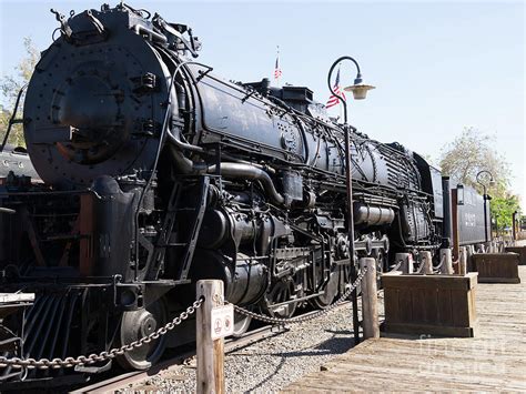 Santa Fe Steam Locomotive Engine Number 2925 At Old Sacramento