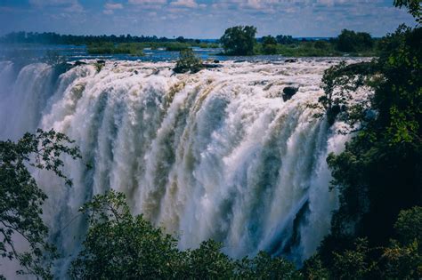5 breathtaking things to do in victoria falls zambia