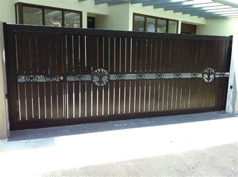 These gorgeous shades can work wonders in your space. Front Home Main Iron Gate Design for House in Pakistan ...